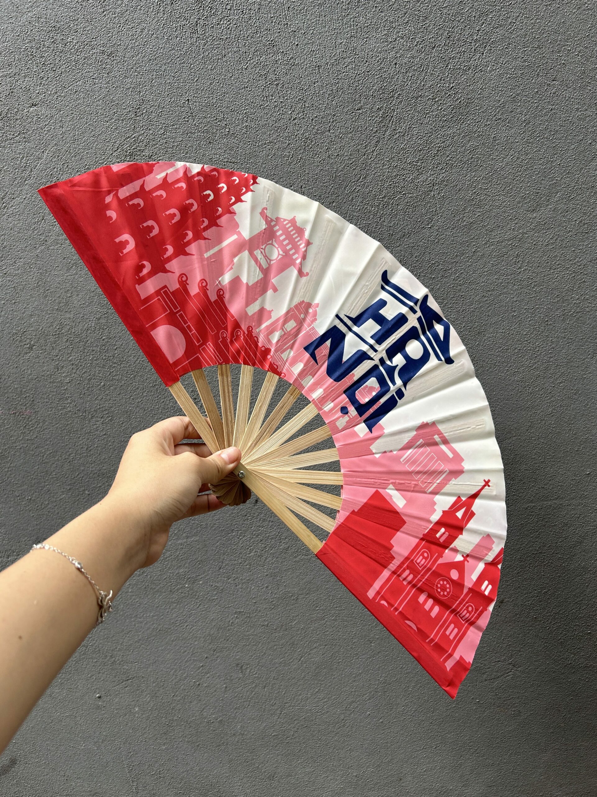 QUẠT VIỆT NAM – VẺ ĐẸP BÌNH DỊ MÀ GẦN GŨI - Image 12