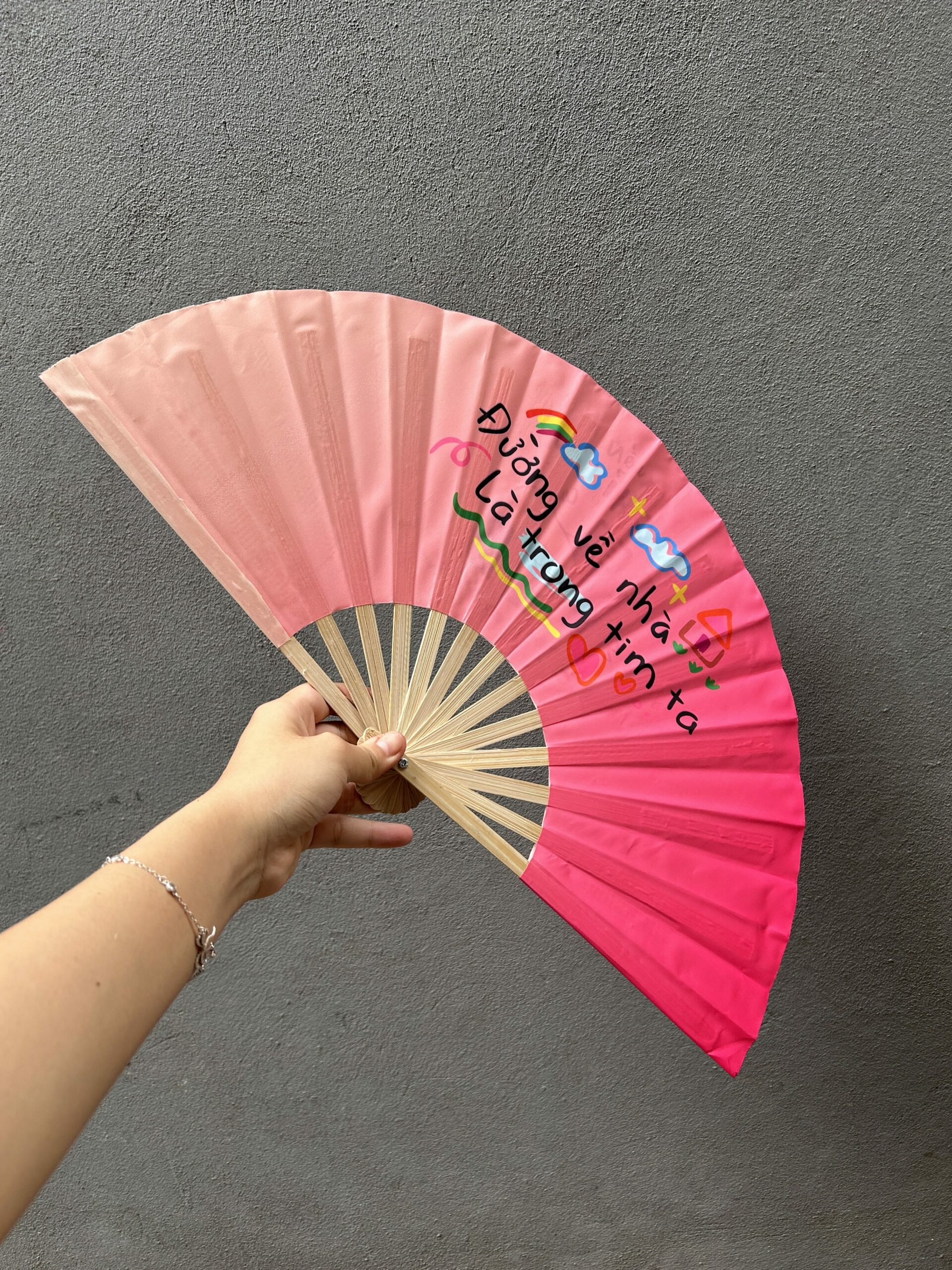 QUẠT VIỆT NAM – VẺ ĐẸP BÌNH DỊ MÀ GẦN GŨI - Image 14