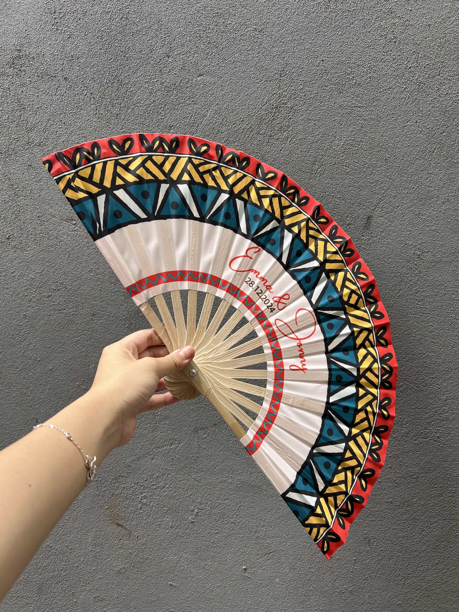 Quạt Cưới – Lời Chúc Duyên Lành Trong Từng Nhịp Quạt - Image 4