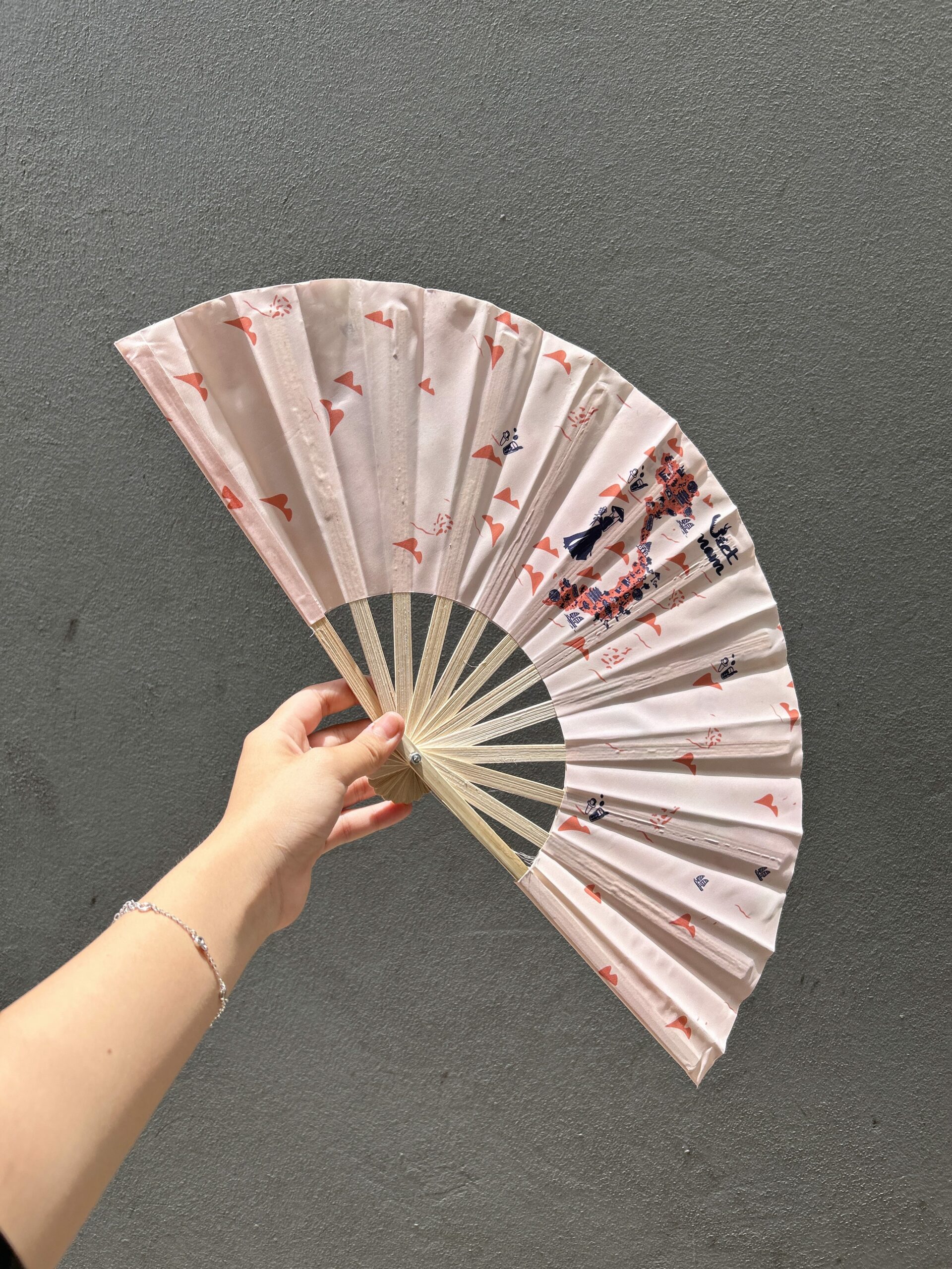 QUẠT VIỆT NAM – VẺ ĐẸP BÌNH DỊ MÀ GẦN GŨI - Image 5