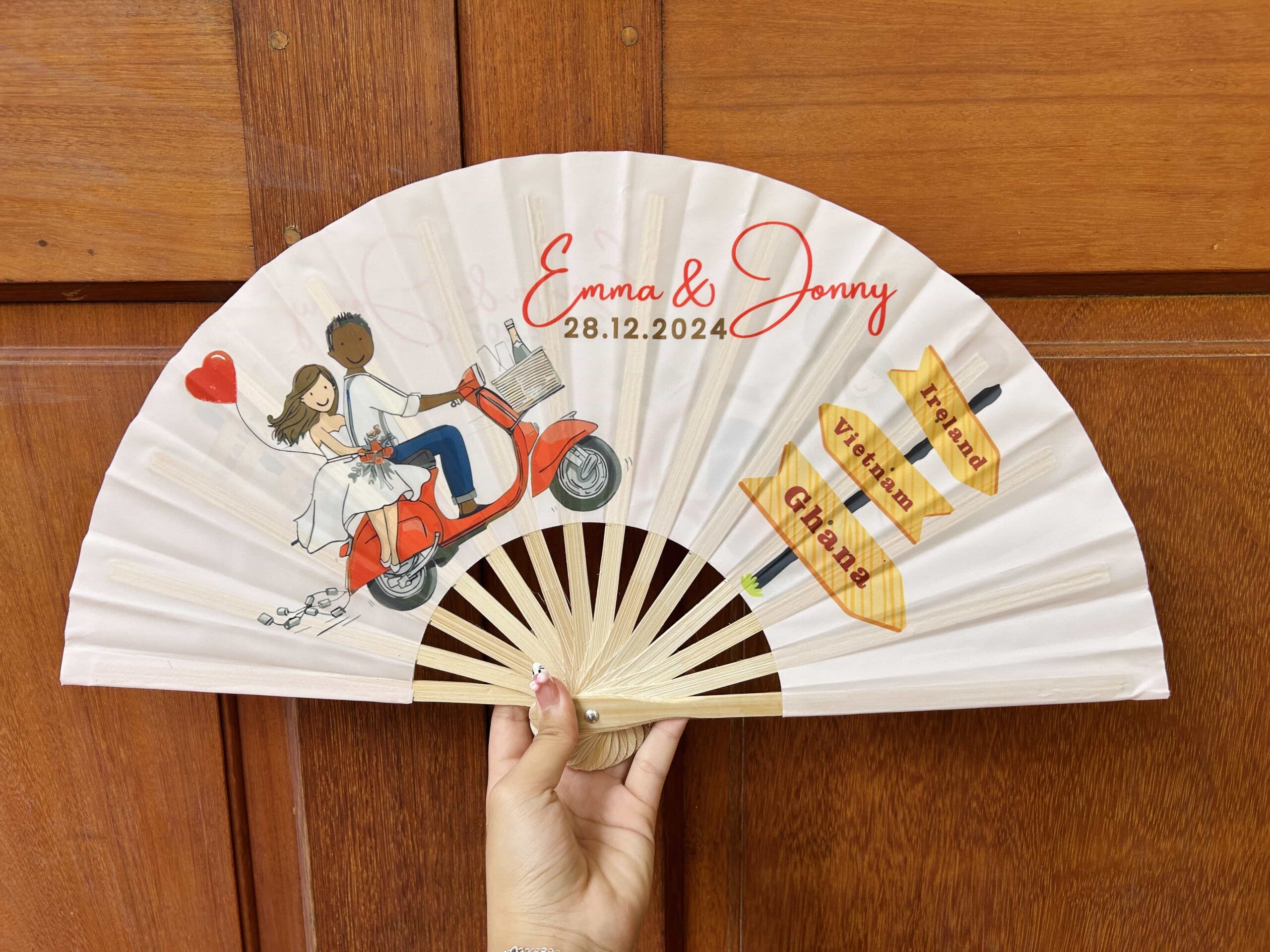 Quạt Cưới – Lời Chúc Duyên Lành Trong Từng Nhịp Quạt