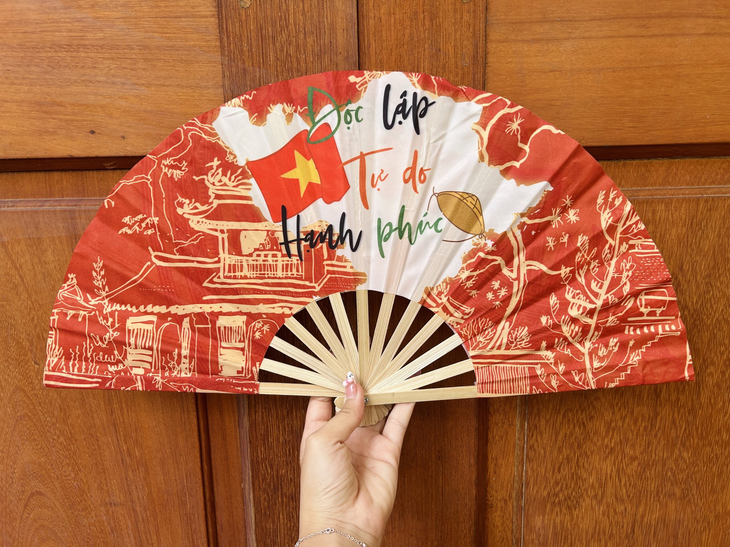 QUẠT VIỆT NAM – VẺ ĐẸP BÌNH DỊ MÀ GẦN GŨI - Image 8