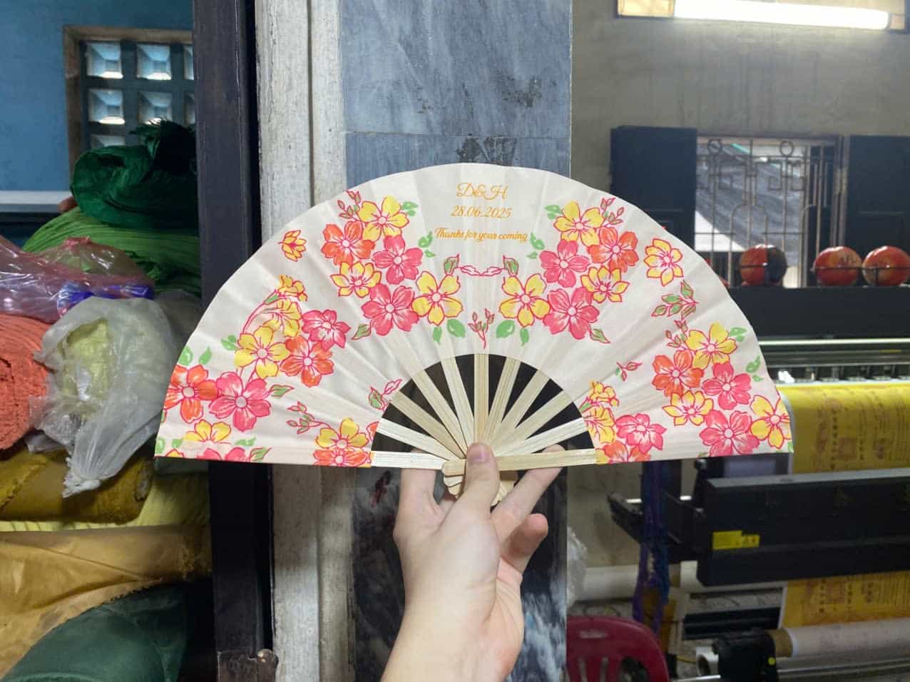 Quạt Cưới – Lời Chúc Duyên Lành Trong Từng Nhịp Quạt - Image 13