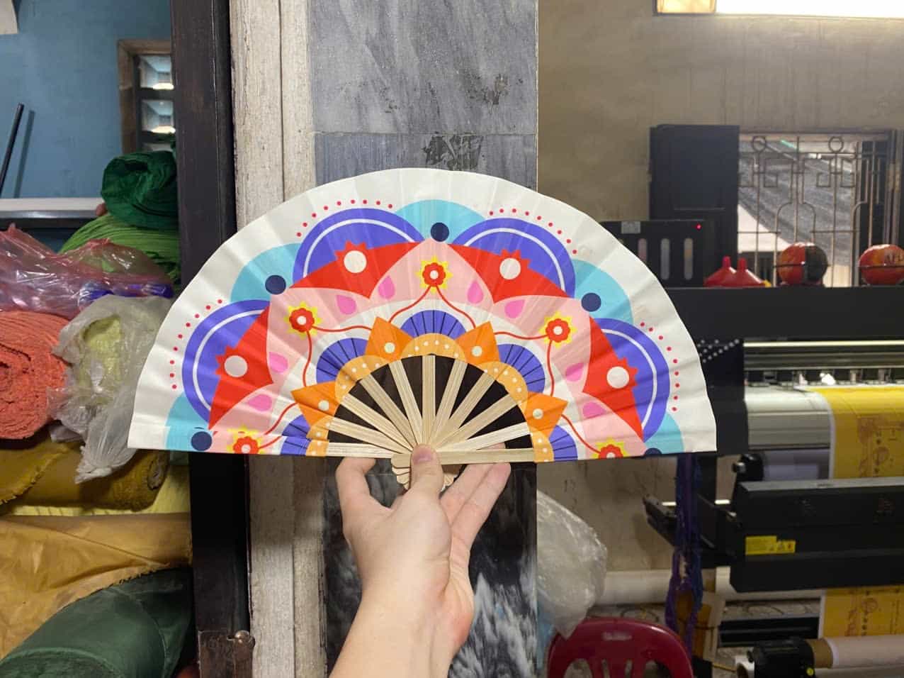 Quạt Cưới – Lời Chúc Duyên Lành Trong Từng Nhịp Quạt - Image 15