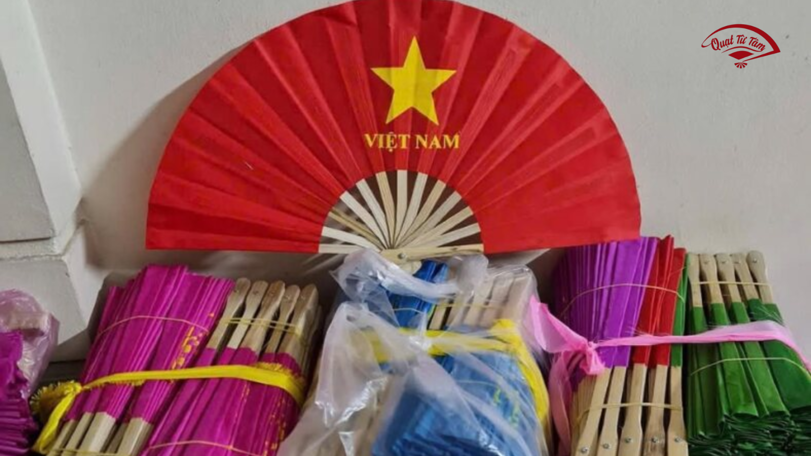 quạt nan tre