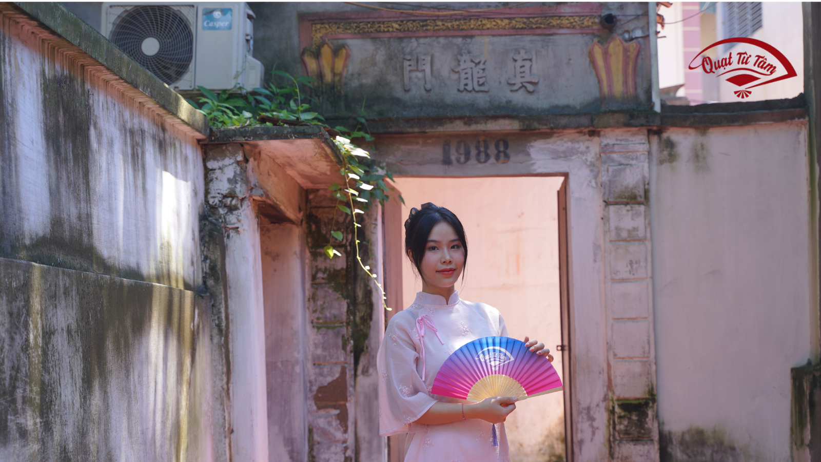 quạt giấy in logo