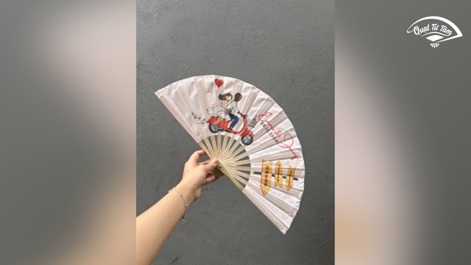 quạt giấy cầm tay đám cưới