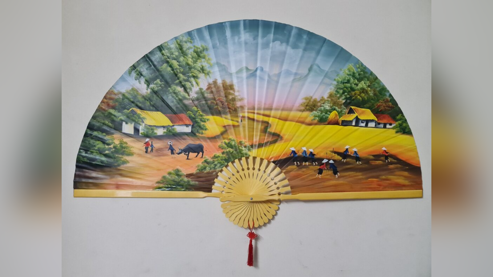 Quạt tranh sơn thủy