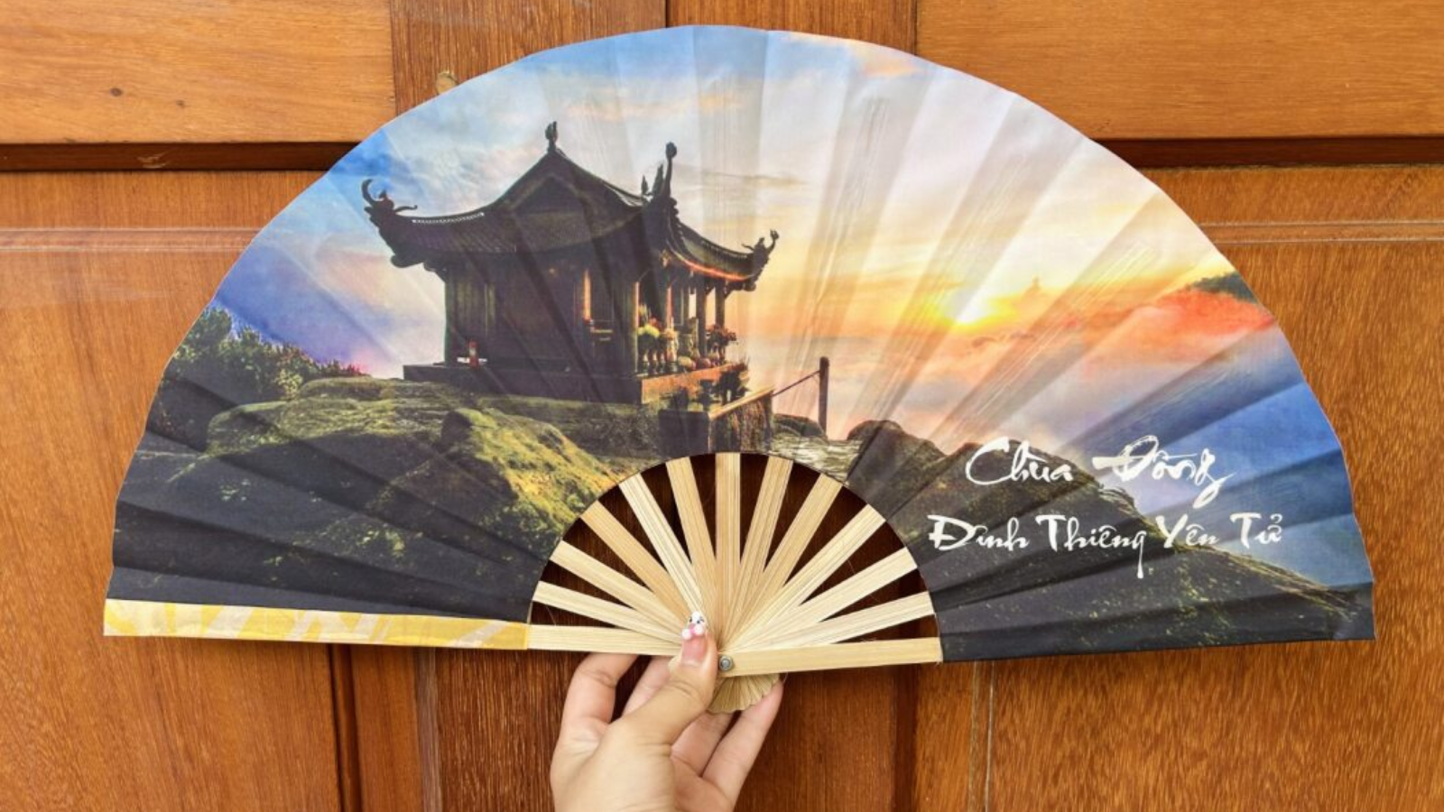 Quạt chùa chiền